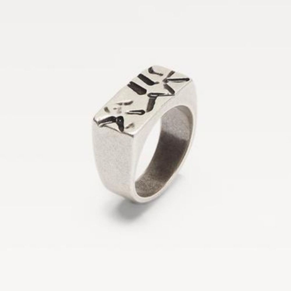 ZARA Embossed Signet Ring